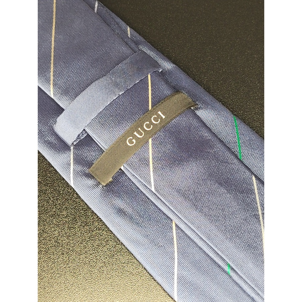 Gucci Necktie Blue Diagonal Stripe 100% Silk Crest Logo Made in Italy Excellent
